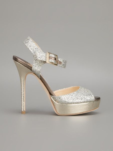 Show me your shoes, ladies!!!