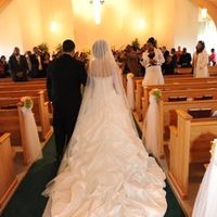 Thoughts about very young (under 23) brides? Wanna share ideas?