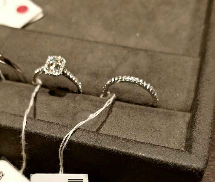 Show me... your halo engagement rings!! 💍 - 1