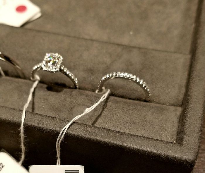 Show me... your halo engagement rings!! 💍 11