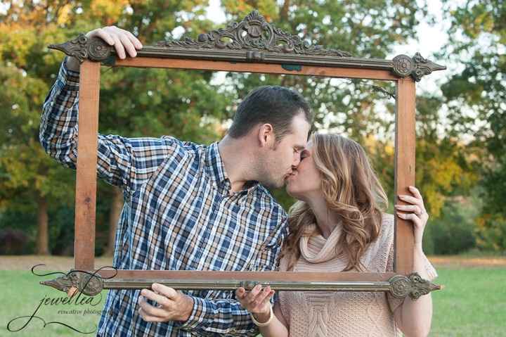 E-pics this Thursday!!!!! Engagement photo props! Help me out sisters!