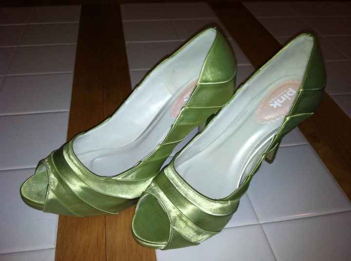 I got my wedding shoes! :)