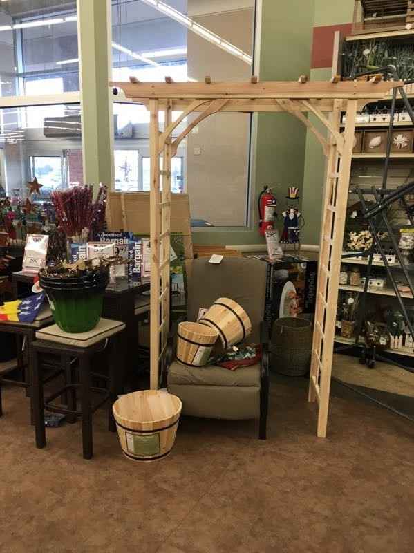 Show off your DIY ceremony arches!