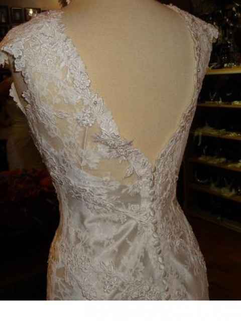 I just picked up my dress today and I've just realized there is no way I can wear this without a nor