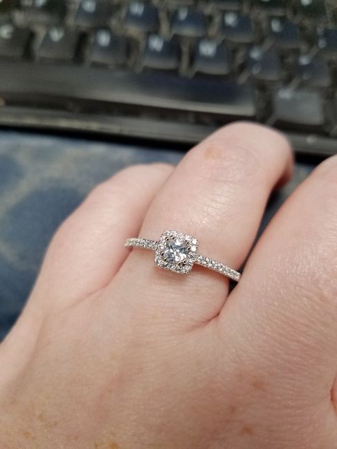Did anybody else not get an engagement ring? 2