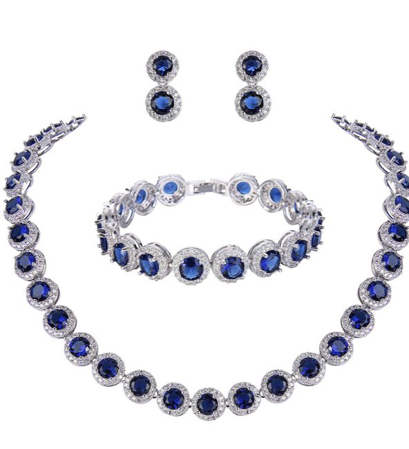 What colour jewelry did you pick for your dress? - 2