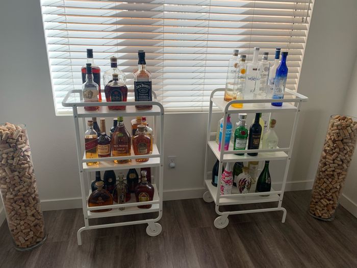 Self-serve bar or bar tender 1