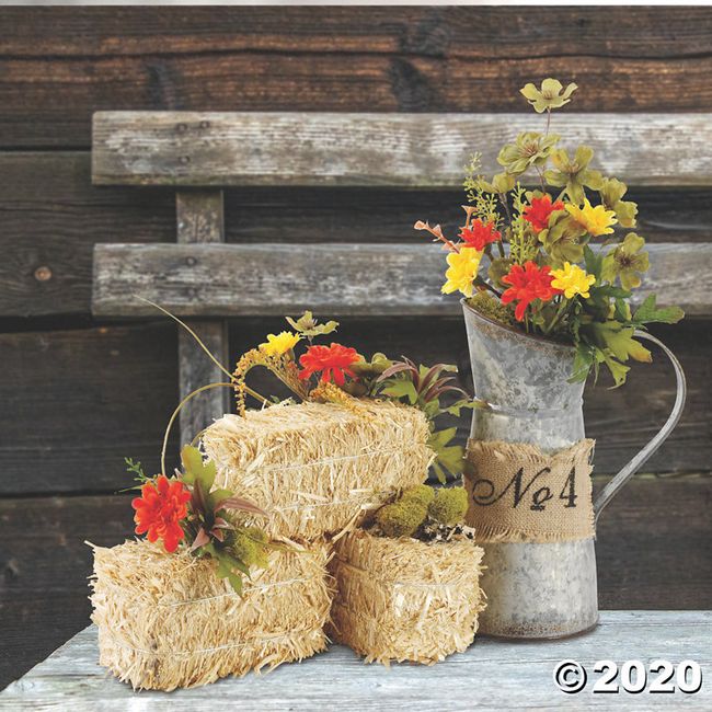 Picinic-y/rustic Centerpieces 6