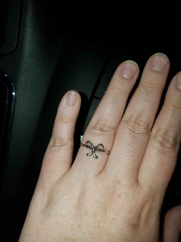 Did anybody else not get an engagement ring? - 1