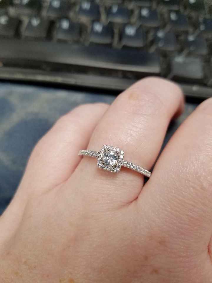 Did anybody else not get an engagement ring? - 2