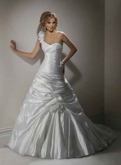 Calling All Maggie & Jasmine Collection Brides!
