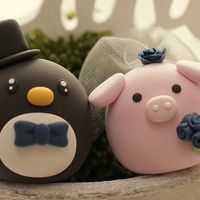 Cake topper