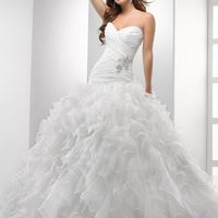 Who is the designer of your dress and style?