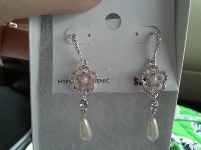 Do you think I need a necklace with my gown?