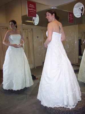 What does your dress look like? Post pics or give style number. I want to know what the trend is!