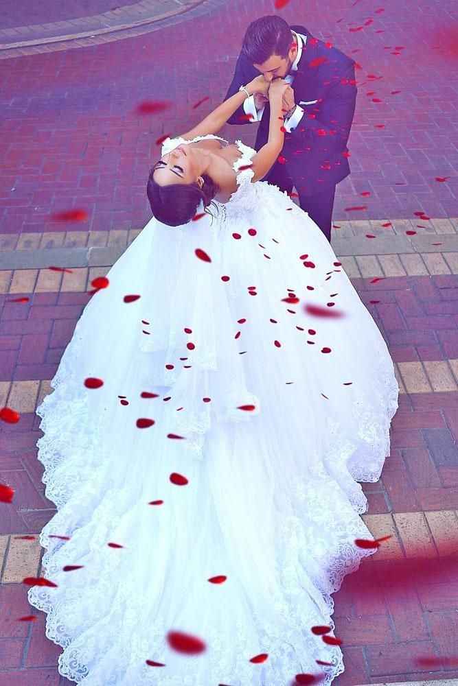 Please answer? What do you think of these weding poses 😊? - 2