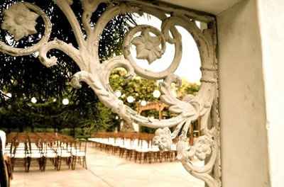 Save The Date help?!?!?