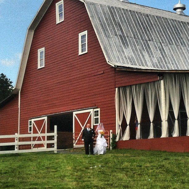 I'm back and MARRIED!! - with PICS!