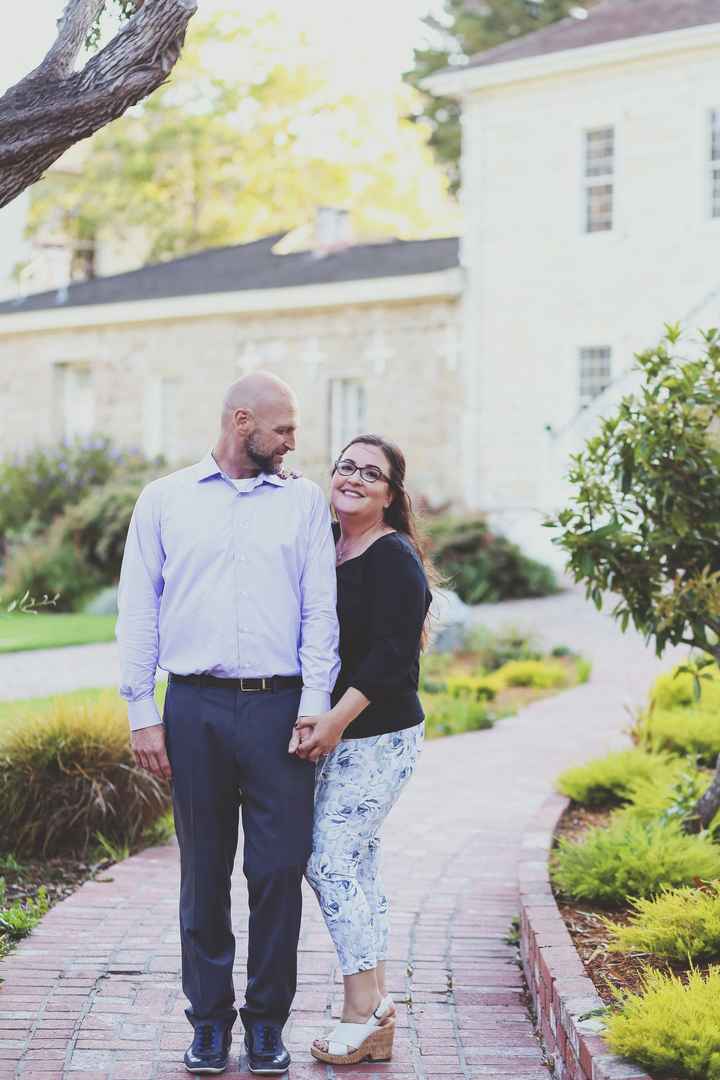 What did your fiance wear for engagement photos?