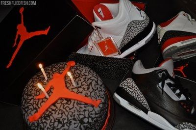 Groomsmen Cakes-- let me see yours!