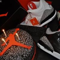 Groomsmen Cakes-- let me see yours!