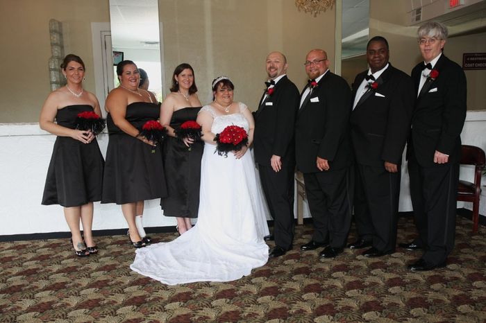 I'm craving wedding!!! Share with me your wedding pics!! please....