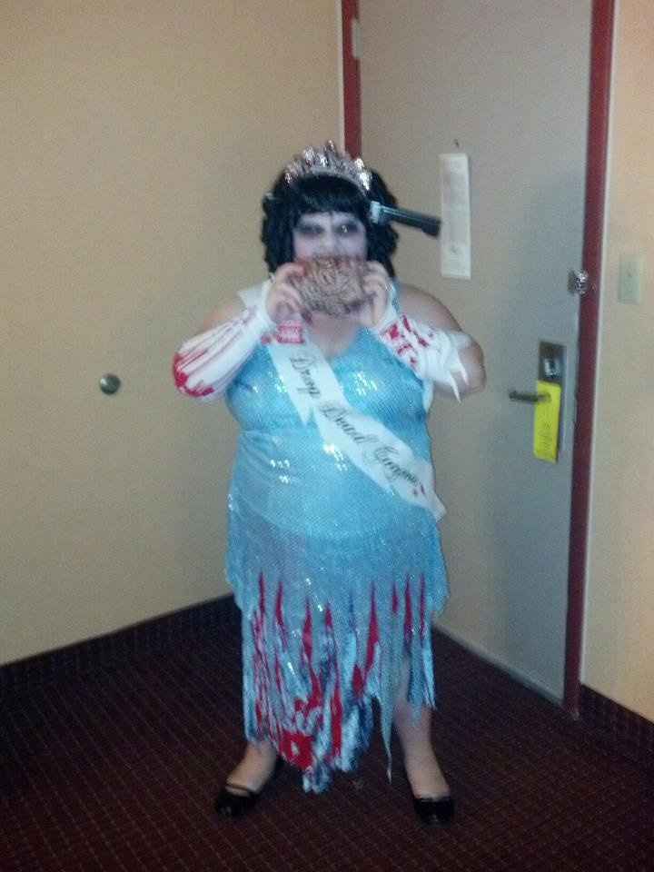 NWR: Show me your HALLOWEEN COSTUMES! please. lol