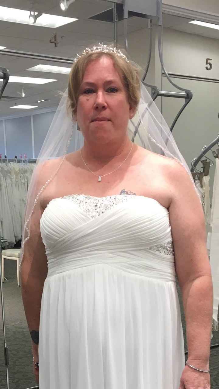 Beach brides: veil or no veil?