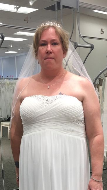 Beach brides: veil or no veil?