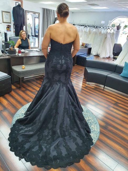 What's your favorite part of your wedding dress? 😍 5