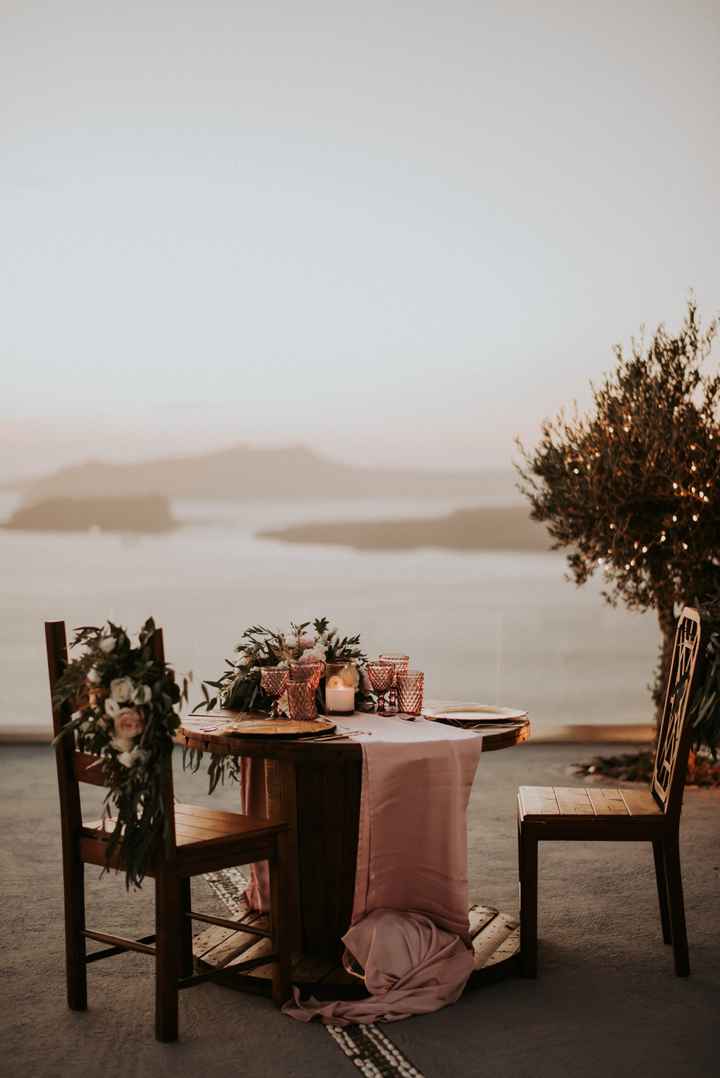 Table Linens - White or Colorful? - 1