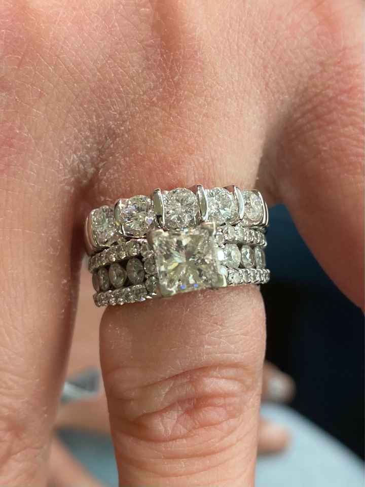Show me your wedding bands! 😍 - 1