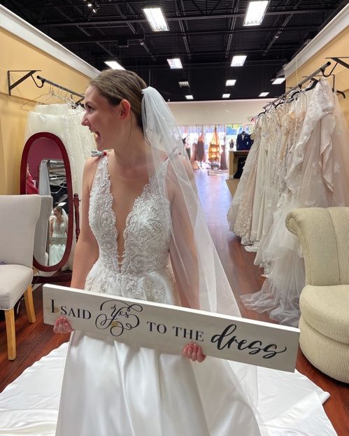 October 2022 brides! Let’s see your dress 👰🏽‍♀️ 15
