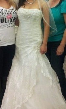 Share the story of how you found your Wedding Dress! *pics*