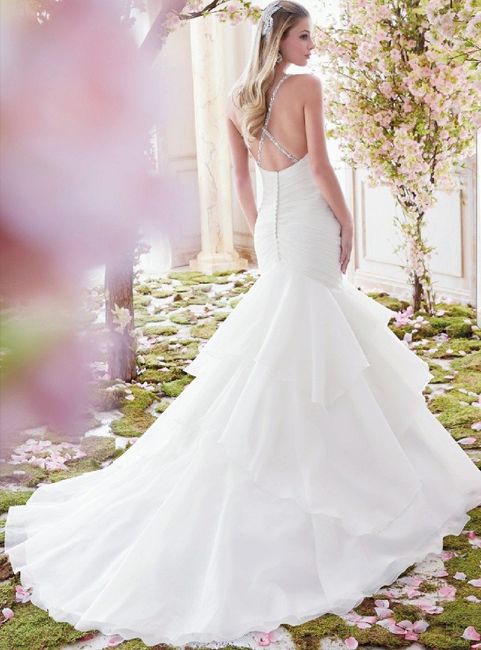 Busty brides and backless dresses 2