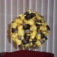 Pomander Kissing Balls vs. Pew Bows