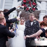 Calling Christmas brides and/or Christmas lovers!