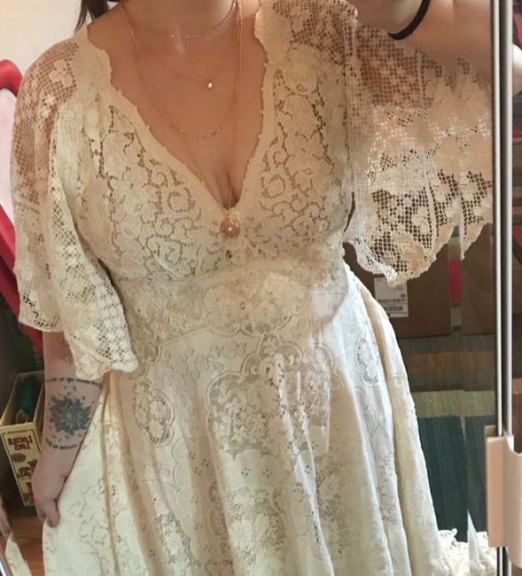 Who else loves lace?  Show off your lace dresses and/or veils! 2