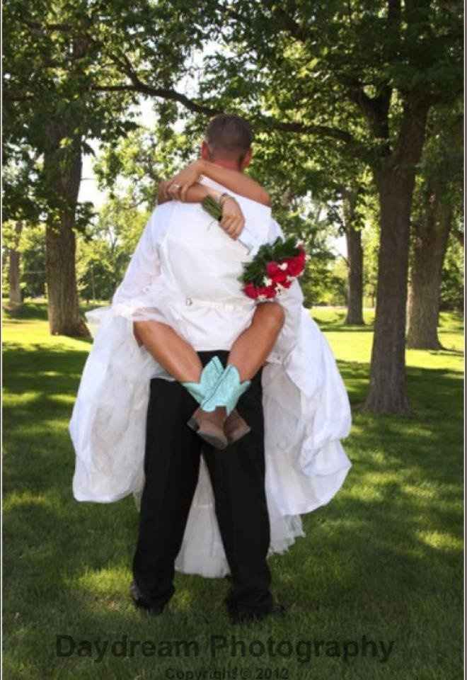 Fairy tales DO come true<3! (wedding pictures)