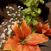 October brides - what kind of flowers are you using? - 1