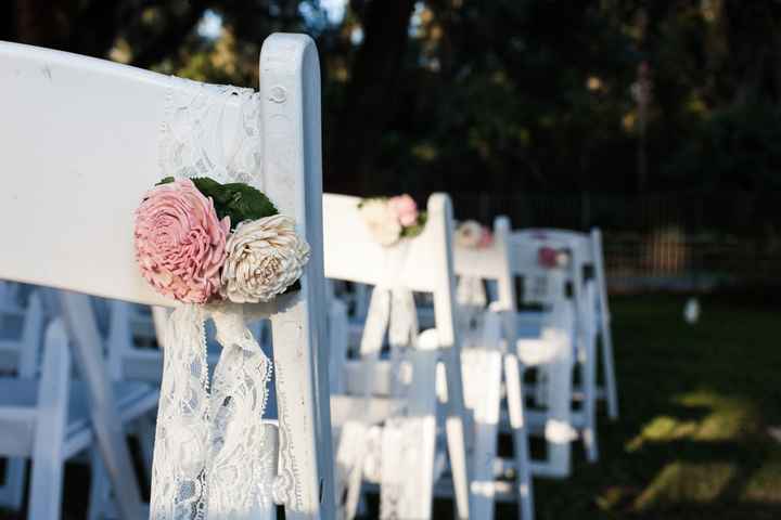 It's been a while. Here are pictures from my DIY wedding.