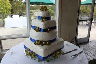 Am I crazy? DIY wedding cake!!!