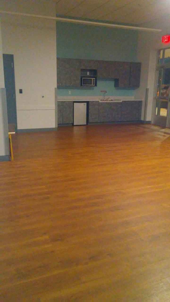 How to decorate my Banquet Hall without putting decorations on the wall?
