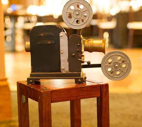 planning a hollywood theme wedding, help please?