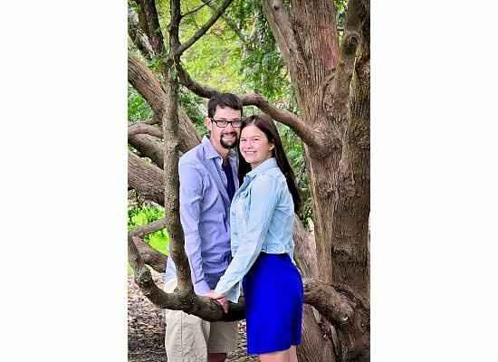 Engagement photo outfits/colors?