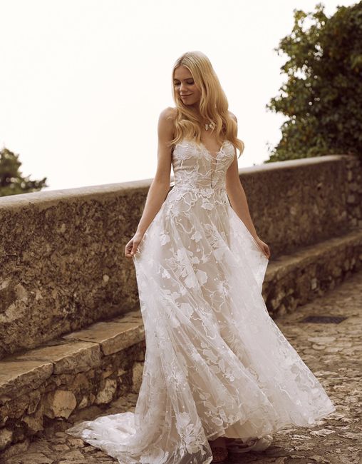 Too much dress for a beach wedding? 2