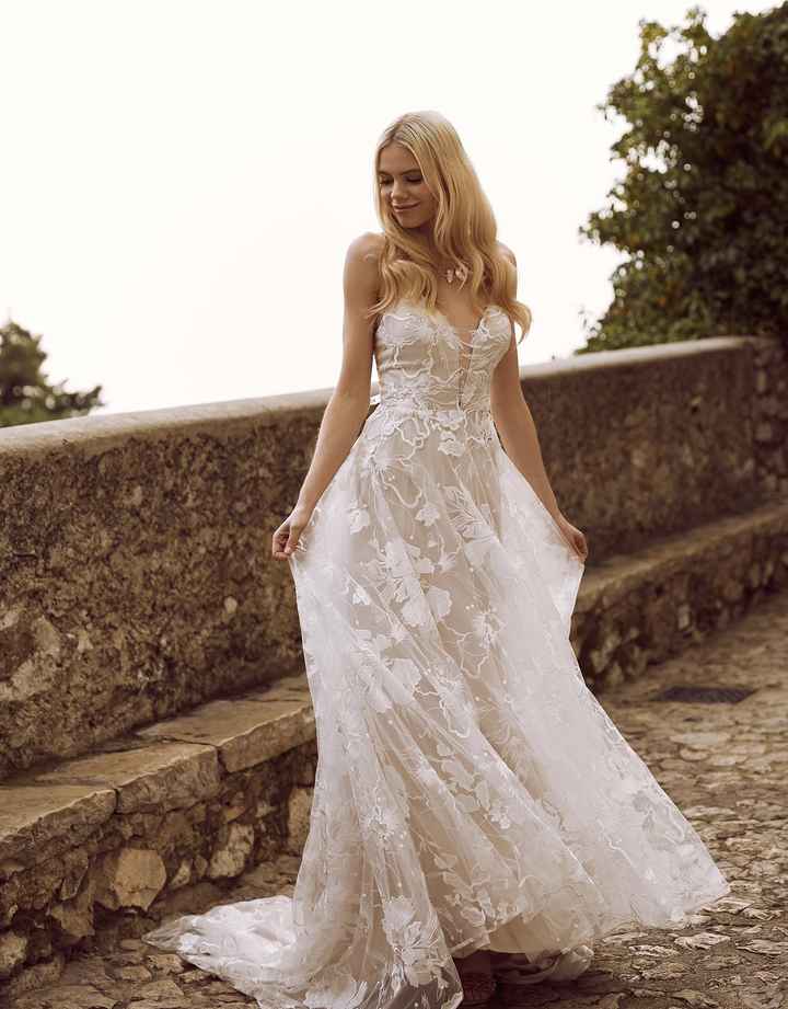 Too much dress for a beach wedding? - 2