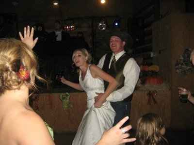 Post Those Wedding Pics You Didn't Want People To See!  : ) BUMPED for New Brides