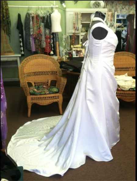 Gowns & Brides