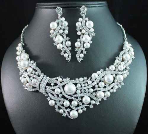 Let's see those purdy wedding necklaces!